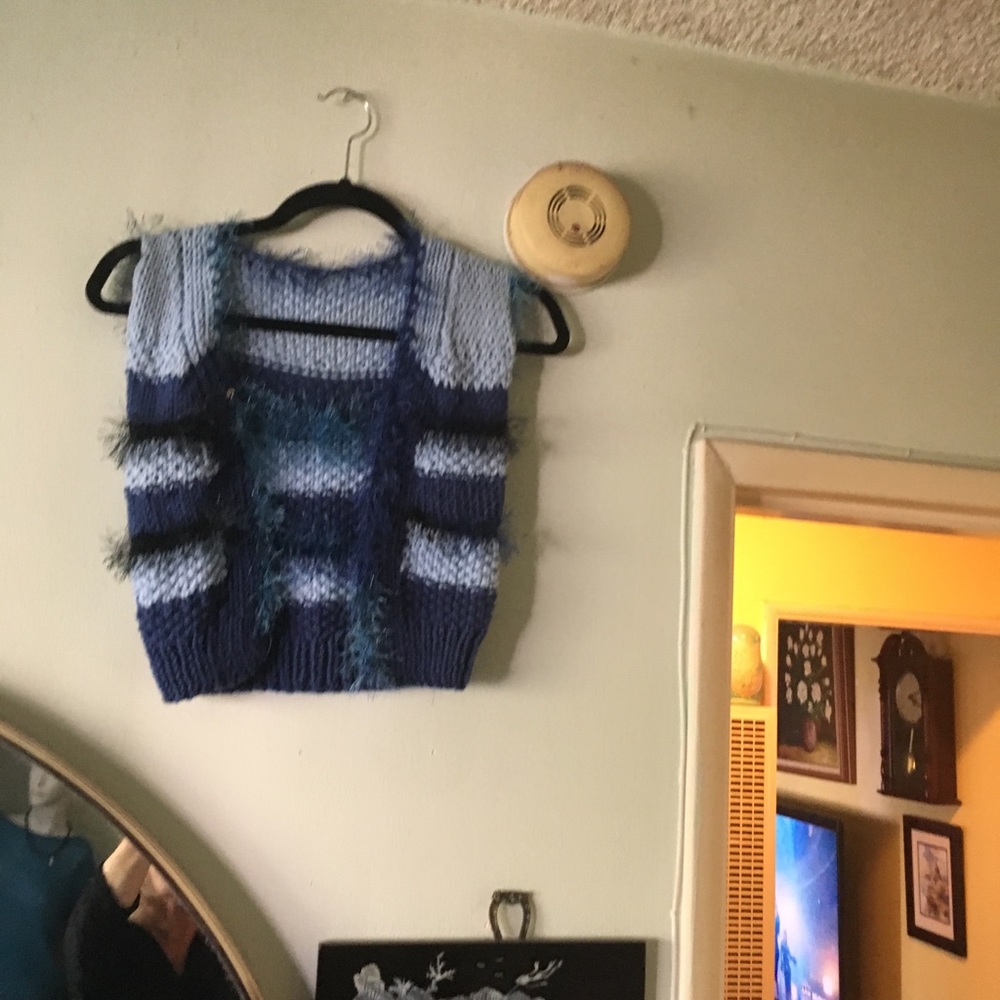 Top - Picture 2 of 3